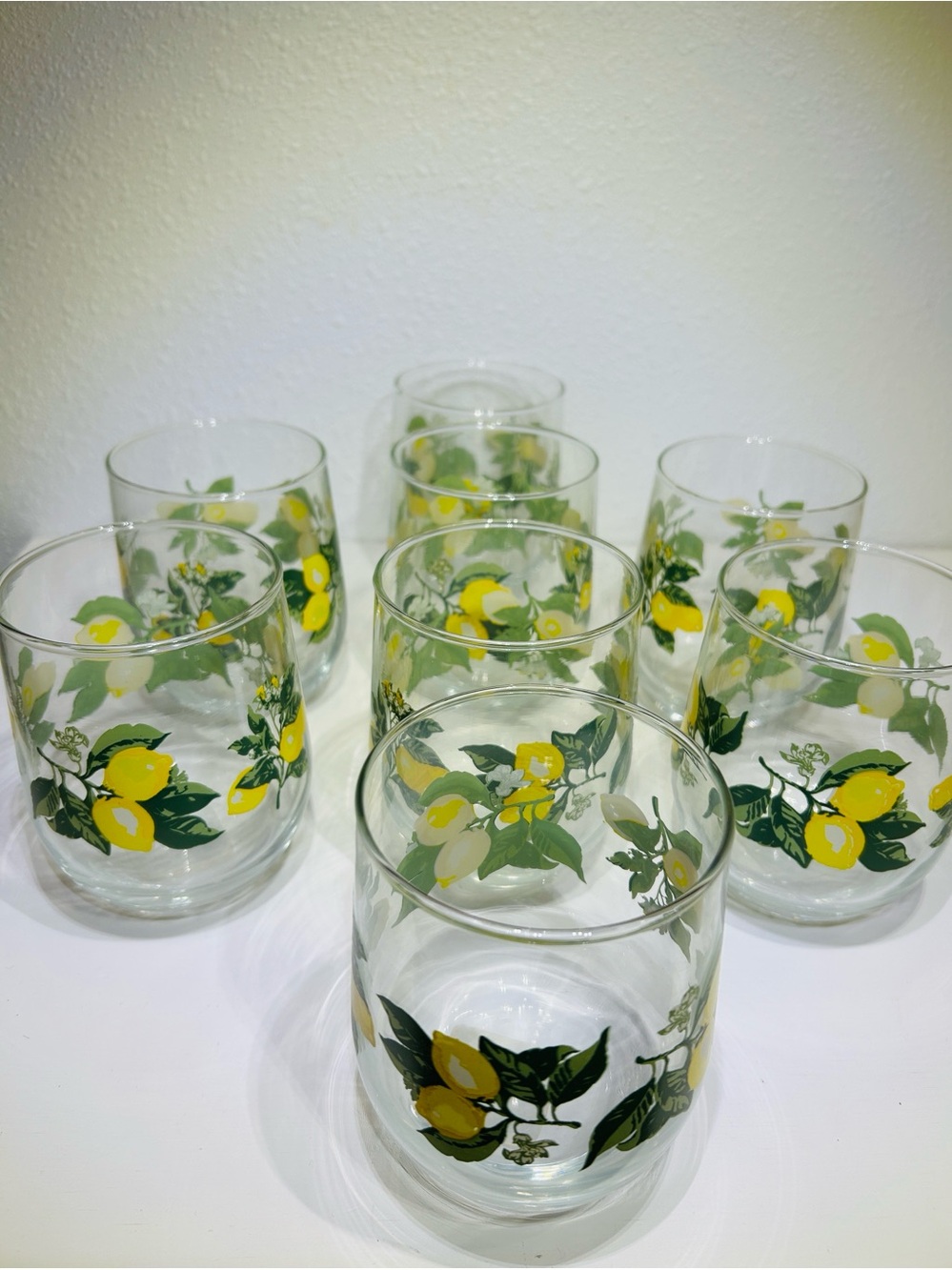NWT 16.8 oz Lemon-Printed Stemless Wine Glasses ( set of 8)